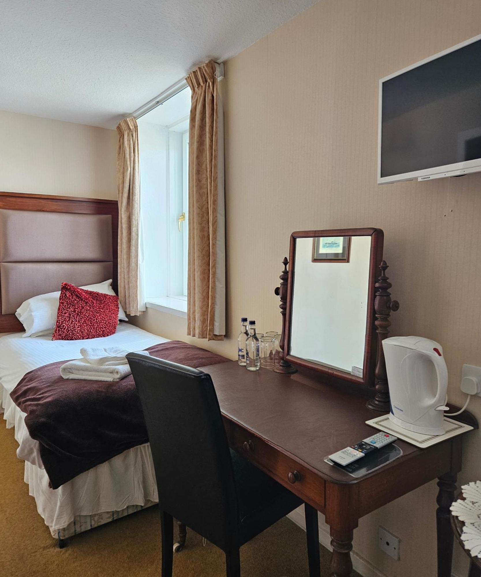 Station Hotel Portsoy Eksteriør billede