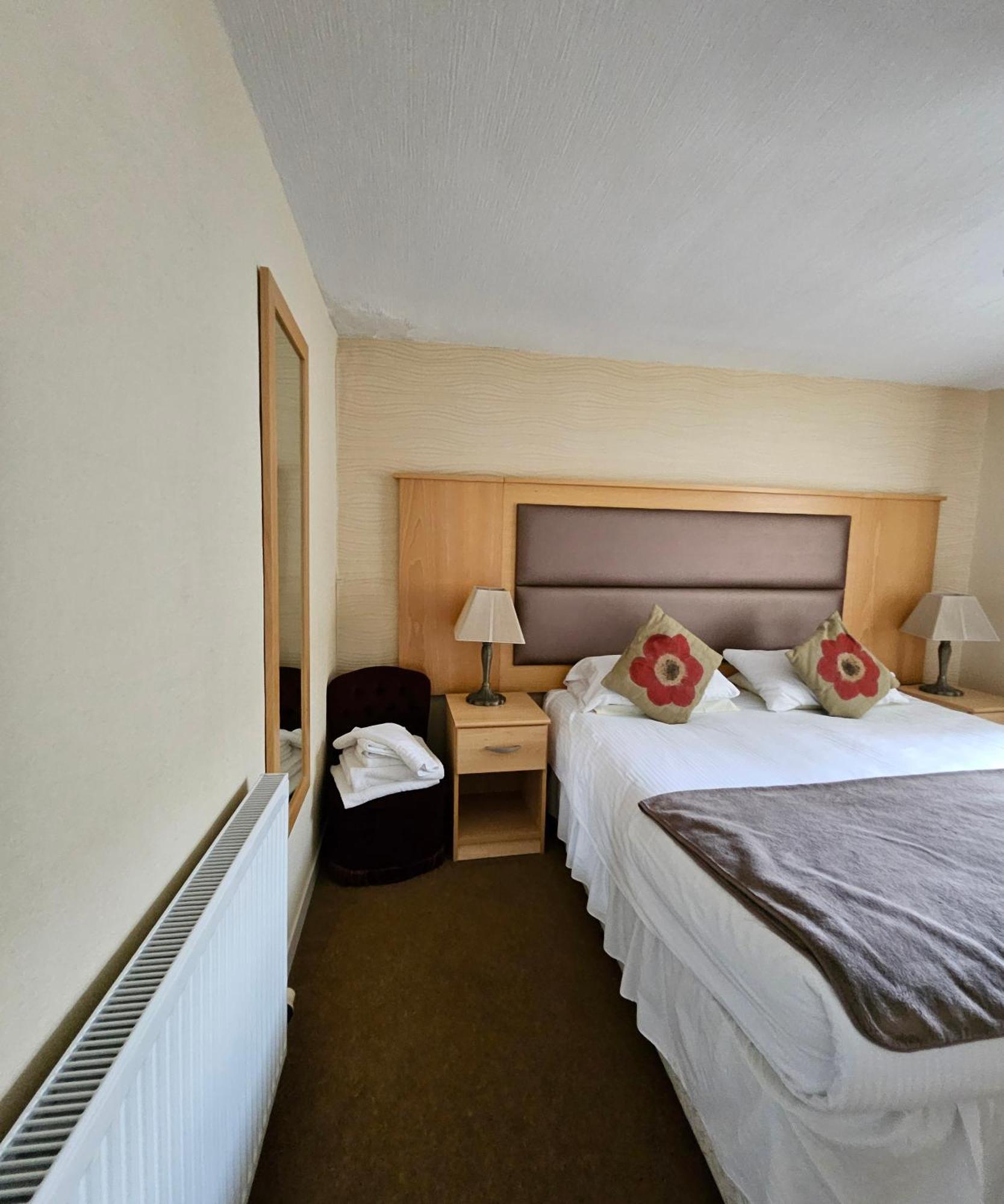 Station Hotel Portsoy Eksteriør billede